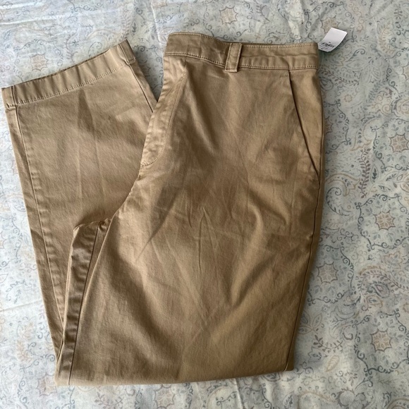 GAP Tan Straight Leg Pants Versatile Everyday Wear - Picture 14 of 14